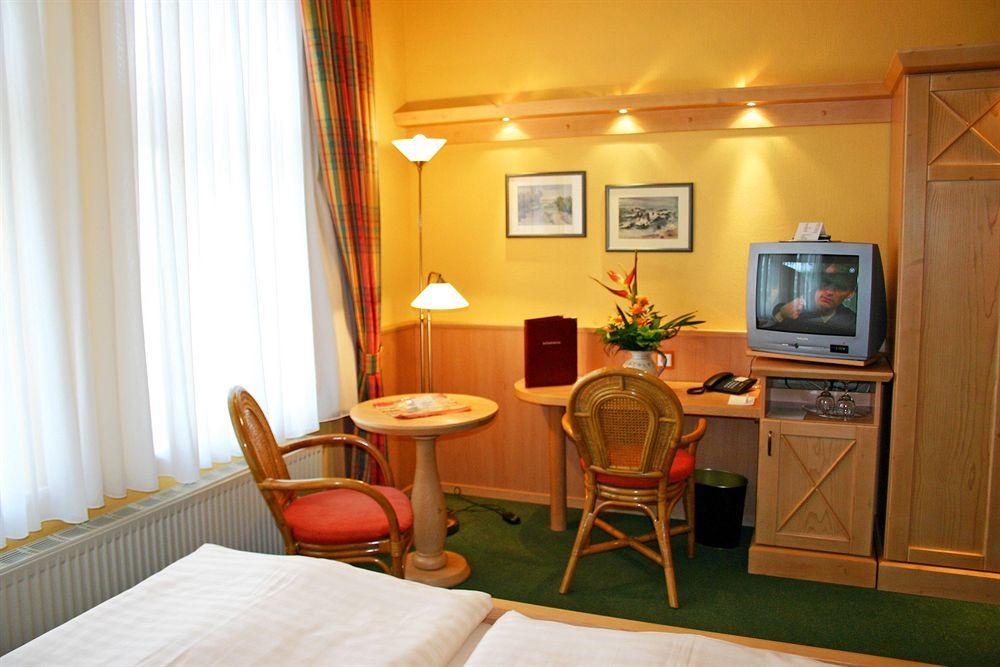 Hotel Duenenschloss Mit Private Spa Zinnowitz Exterior foto