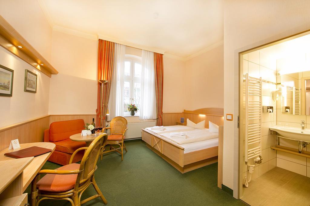 Hotel Duenenschloss Mit Private Spa Zinnowitz Exterior foto