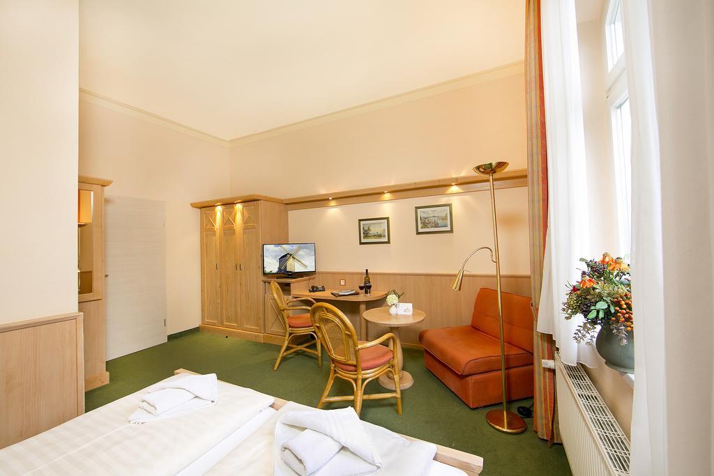 Hotel Duenenschloss Mit Private Spa Zinnowitz Exterior foto